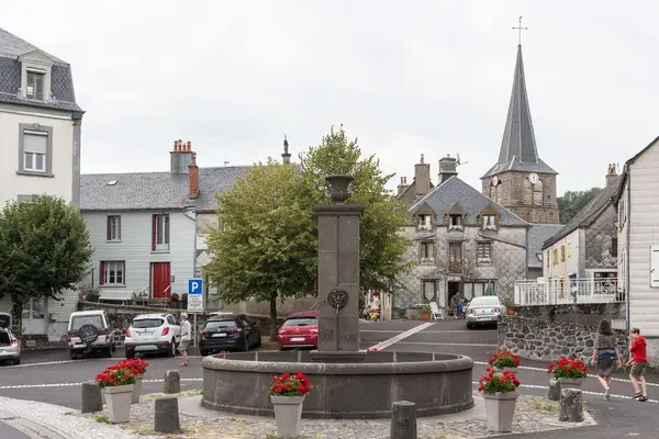 Monte Escalier 63 Monte escalier Égliseneuve-d'Entraigues