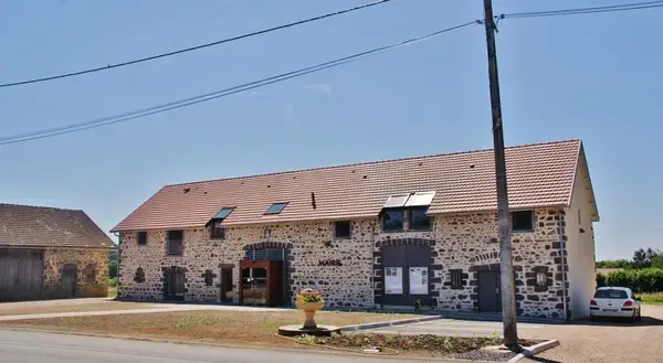 Monte Escalier 63 Monte escalier Saint-Jacques-d'Ambur